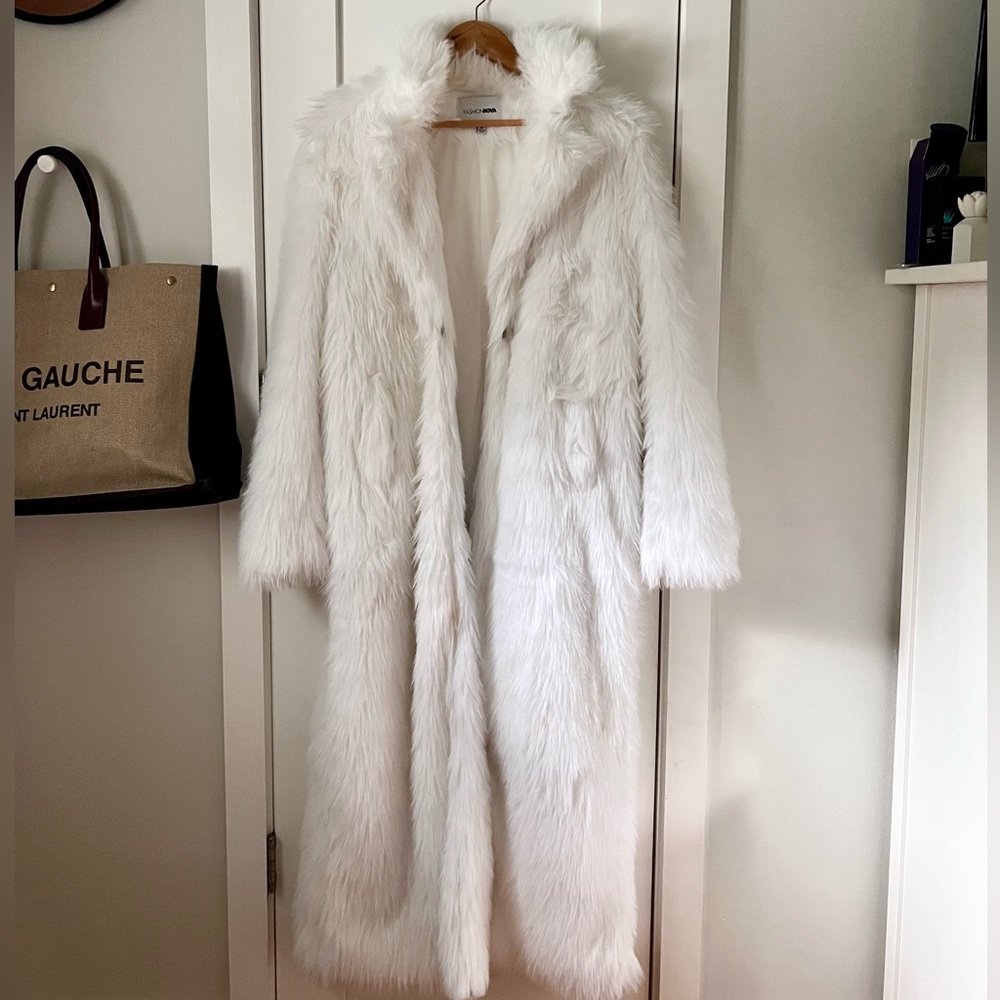 Fashion Nova ‘The It Girl Faux Fur Coat’ - White